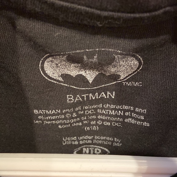 Batman Black & Yellow Tee - Picture 8 of 8